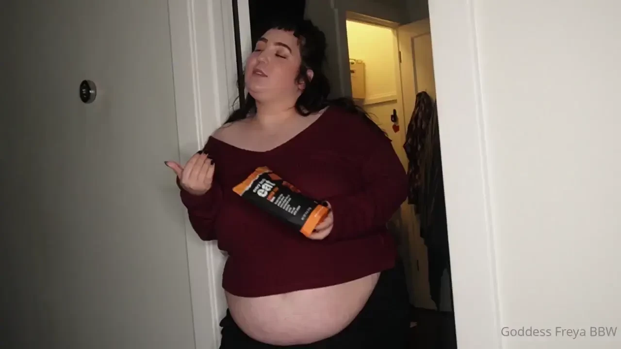 Girlfriend fails new years diet this was the year that your girlfriend 
