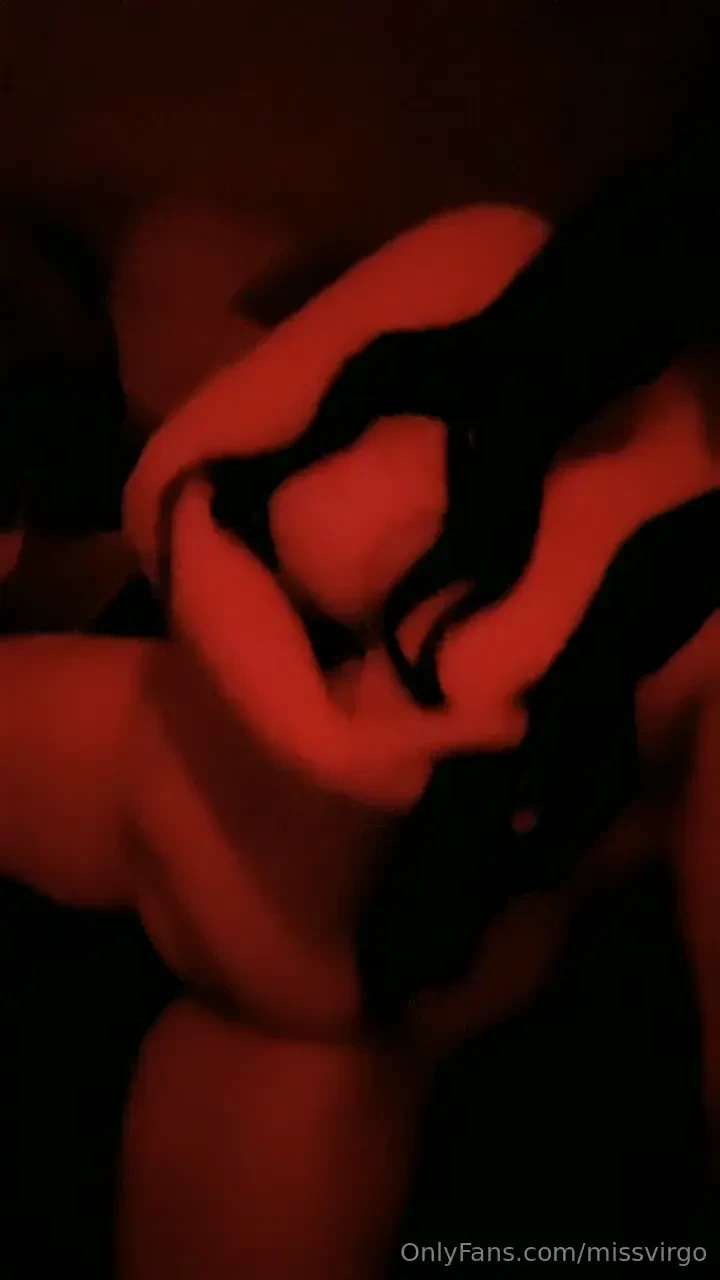 Red light is on i m in bed completely naked amp waiting for you to 