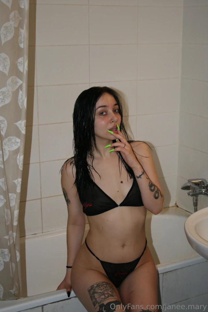 There s room for two in my bathtub 