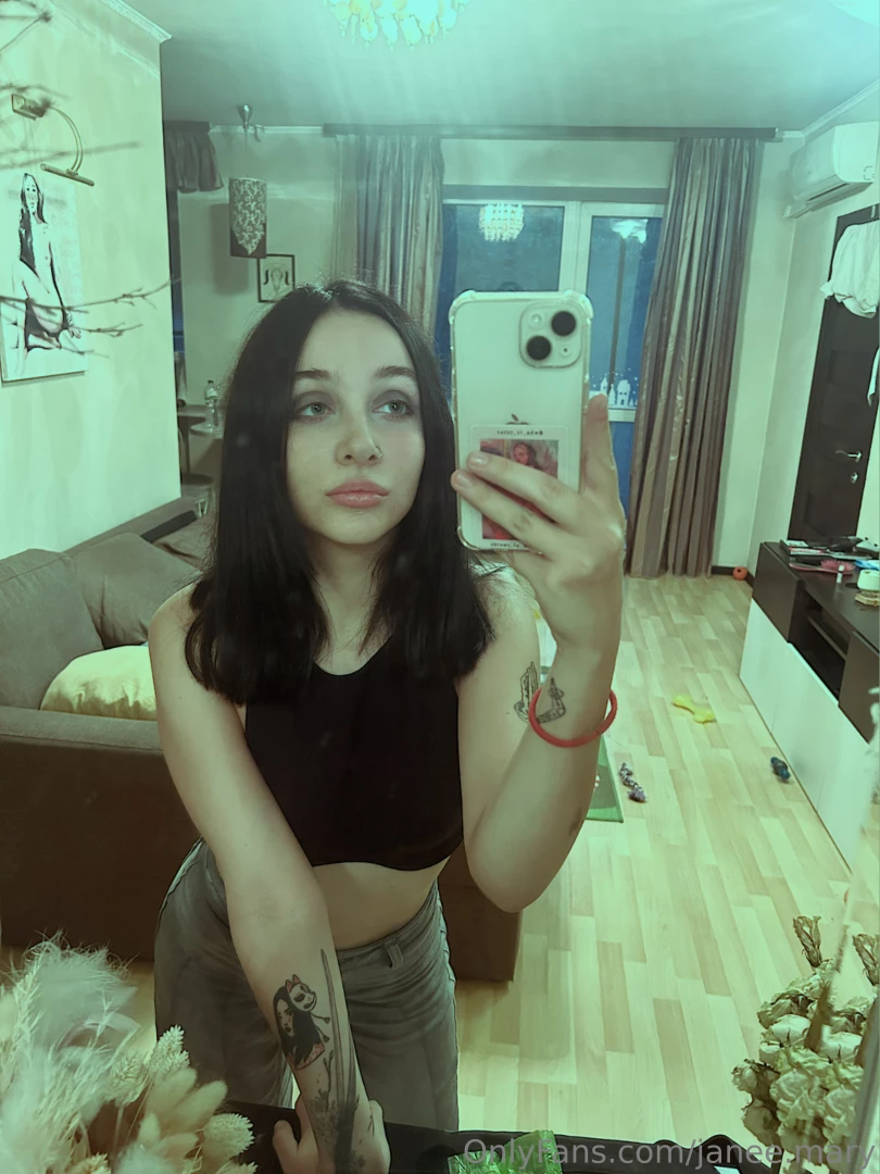 I hope looking into my eyes you dream of better things 