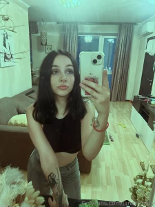 I hope looking into my eyes you dream of better things