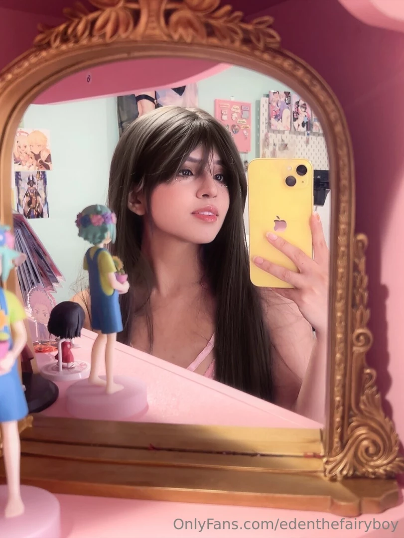 Hello there i bought a cute mirror for my room say hi back please 