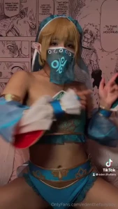 Elf boy link gets a pussy and stretches his asshole big and raw