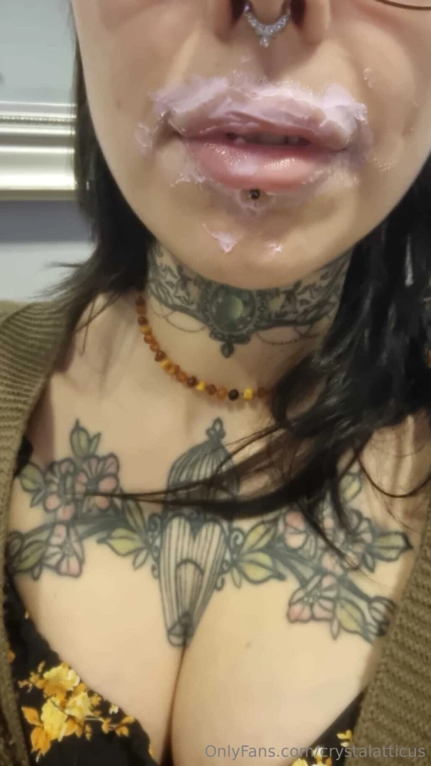 Numbing jabbing pouting bit of botox to myself too yay 