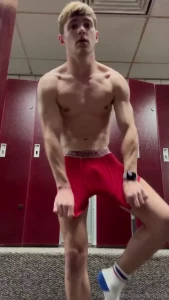 Was cruising at the gym and almost got caught
