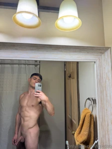 Love me a good mirror pic