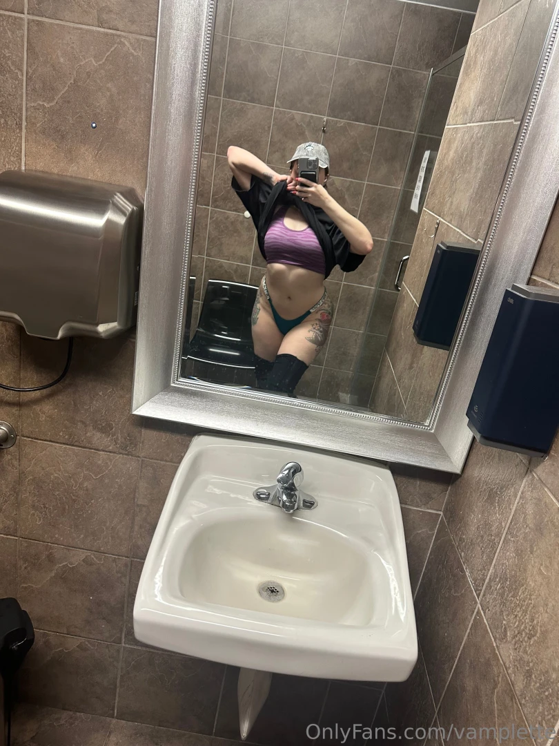 Gym bathroom is nice 