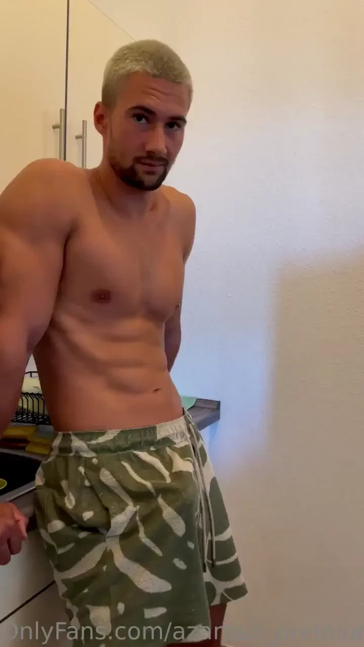 Just imagine it fresh out the gym peeling these off me and opening 