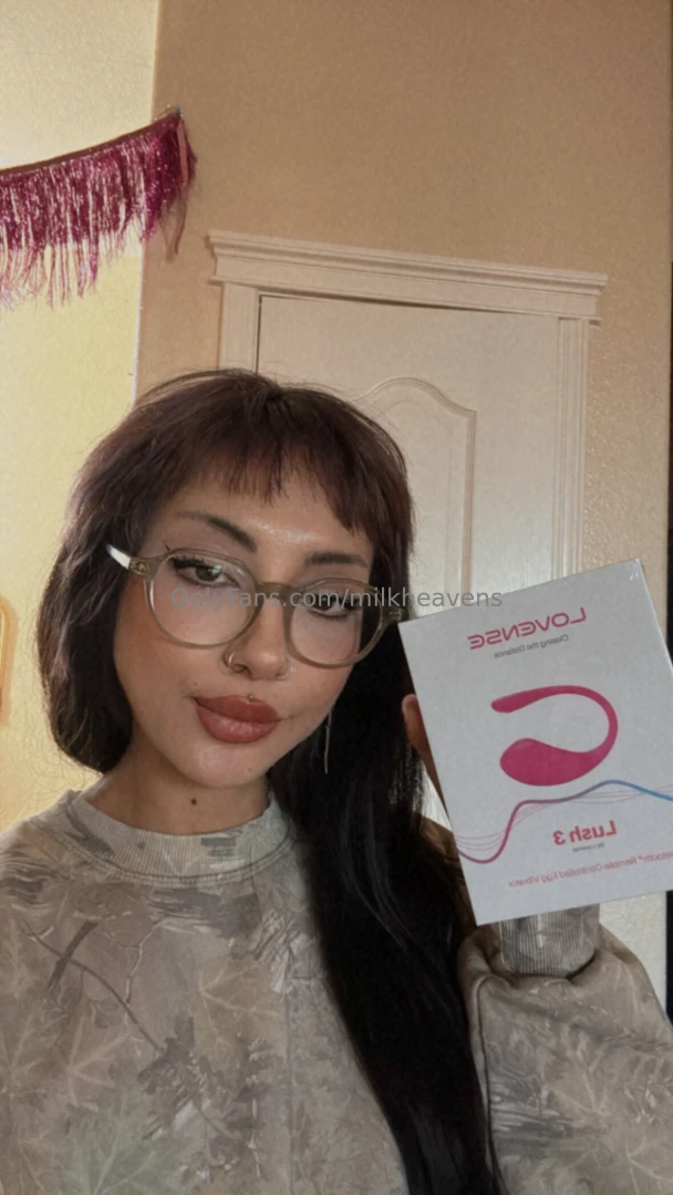 New toy tonight on live you can tip to control this vibrator via 