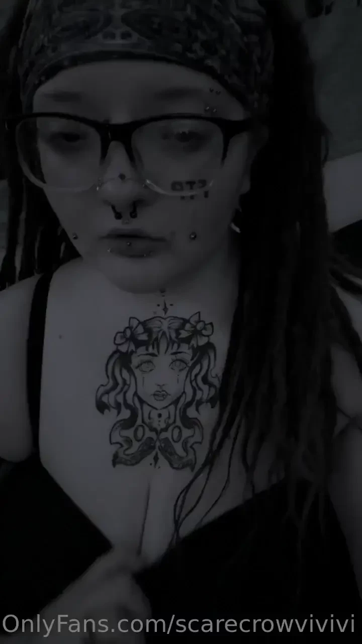 Lemme shake my tits in your face 