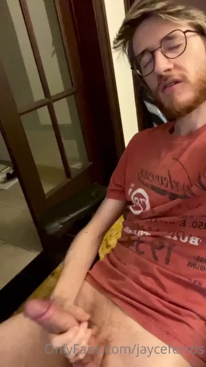 Want to feel my beard tickle your ass before i fill you 