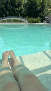 Do you also want the summer back come into the pool with me