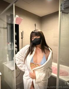 Taking a bath together would be so fun right i mean it s the right