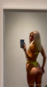 Don t blink because this video is here to steal the show