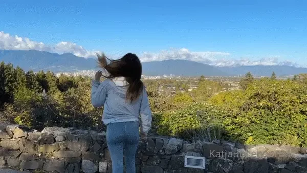 After that we went to bloedel conservatory to enjoy the garden and 