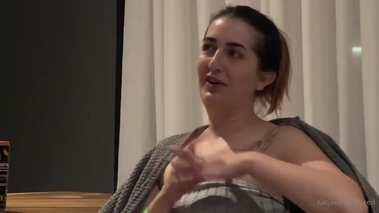 Lmfaoooo wrenrainier talking about her type 