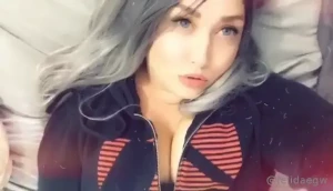 Wanna cum on my face or tits