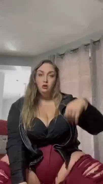 Have some dancing too i always get horny when i dance ugh hahaha 