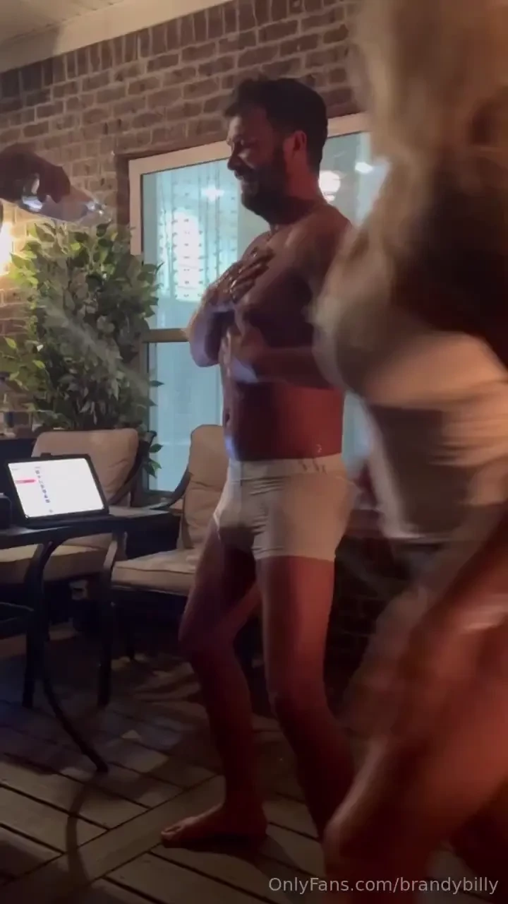 Billlllyyyy tip 10 or dm if you want to see more 