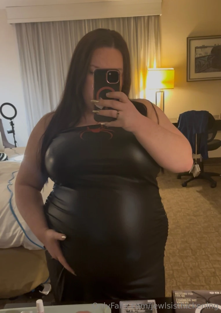 I stuffed myself way too fast so i m taking a break in the jacuzzi 