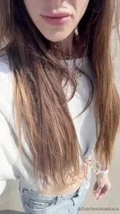 Being a horny beachcomber on this beautiful day kisses and licks