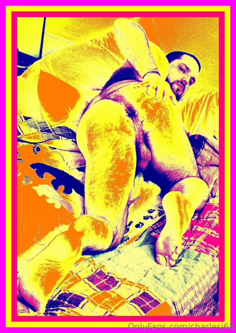 Here is an ass pic that i took in 2008 i m spreadinh it wide for the 