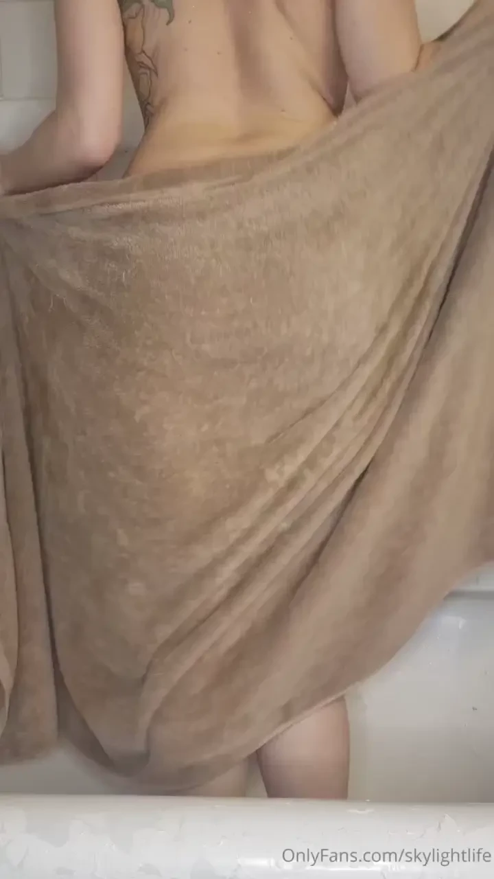 My third video is me shaking my butt and spreading my holes i d love 