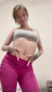 Fingering my wet pussy till i cum