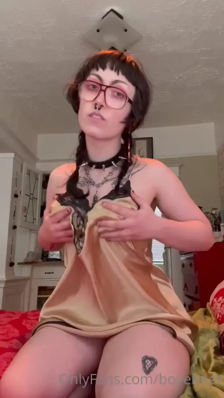 Once again emerging from a hole to drop some horniness onto y all will 