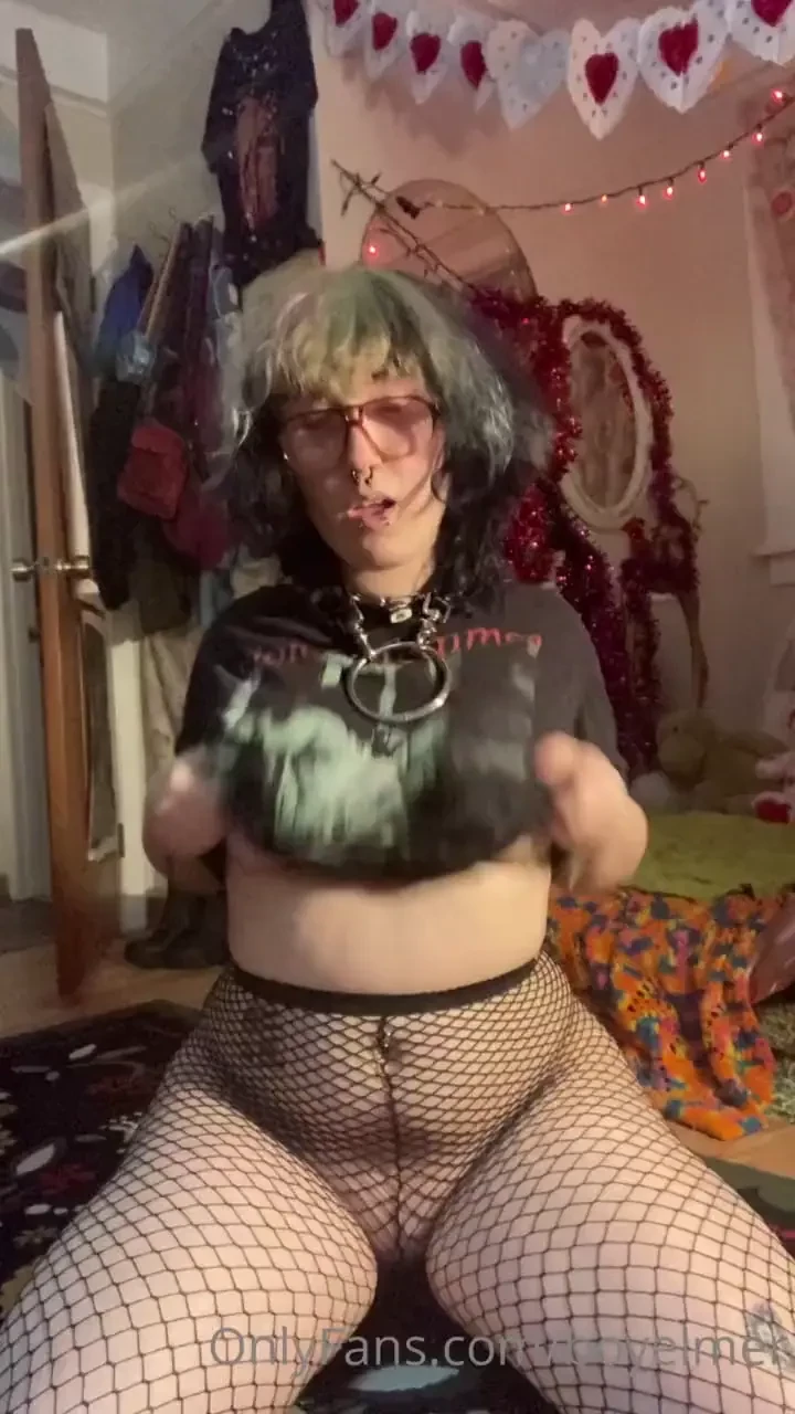 Goooood morning i filmed this titdrop for reddit but i think you babes 