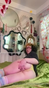 Tell me which is your favorite a bouncy titdrop a good ass smack or my part 1