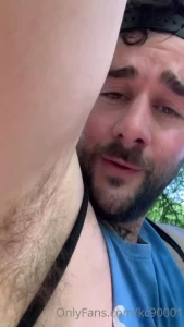 Fuck my pits smell all the time but especially when i m out walking in