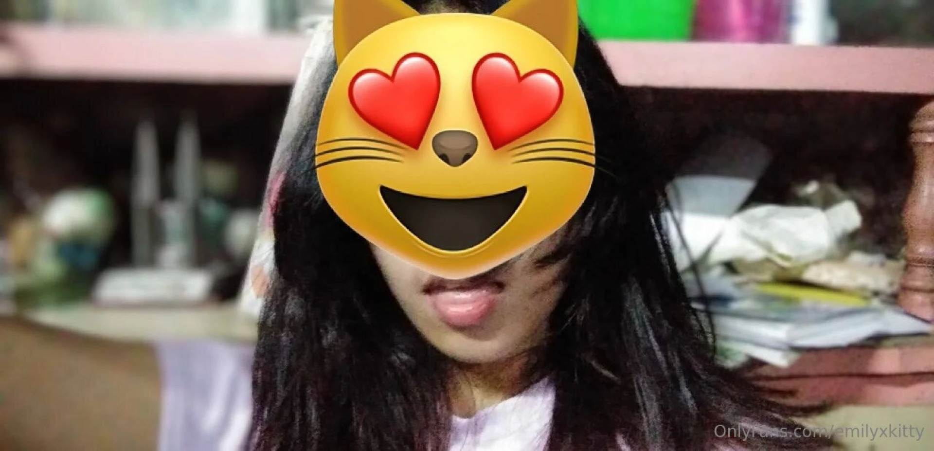 Many old picsss i guess they dont look so good with the emojis i will part 2 