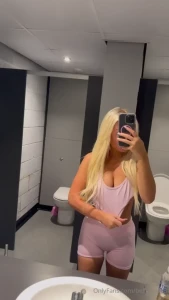 Fingering myself in gym i am sooo naughty