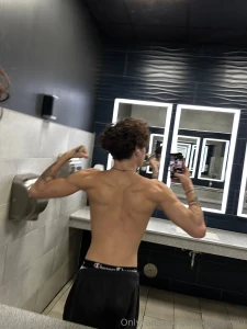 Lil calm gym day felt like showing myself part 5