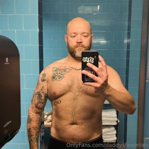 Who wants to worship daddys muscles today