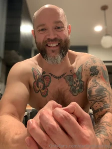 Hi babiesss- daddy misses you cum sext me at hung_daddydom part 3