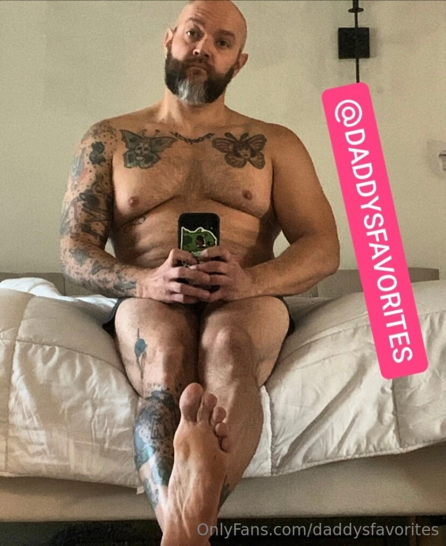 Will you worship daddys feet 