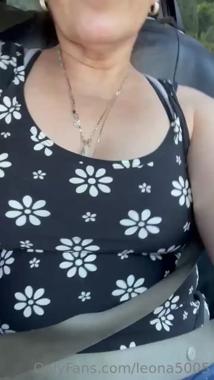 Good morning lovelies a few leg pics and a video what do you think of 