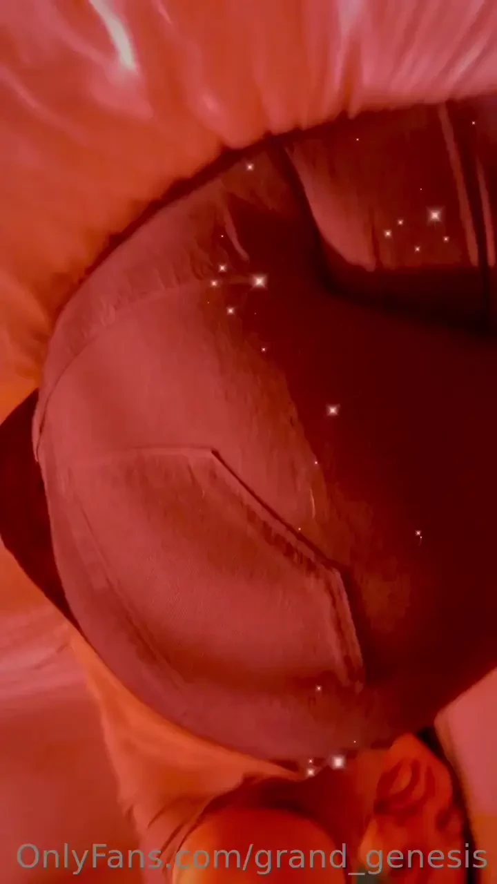 Hey hey hey love your girl is in sin city 