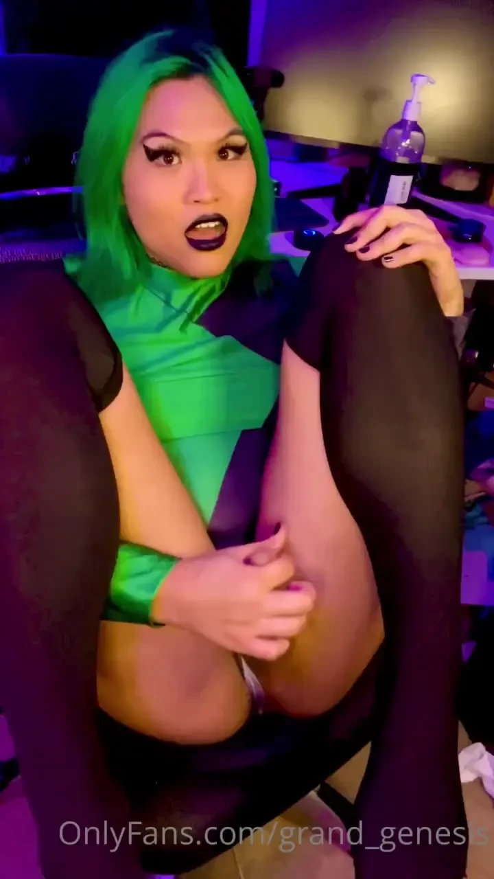 Ahhhh my first porno is tomorrow and im super nervous everybody like 