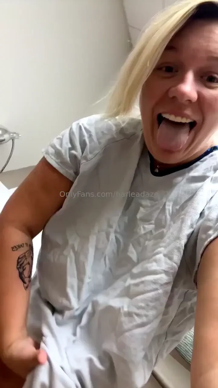 Flashing in a private room first fan to tip 15 gets 500 in content 