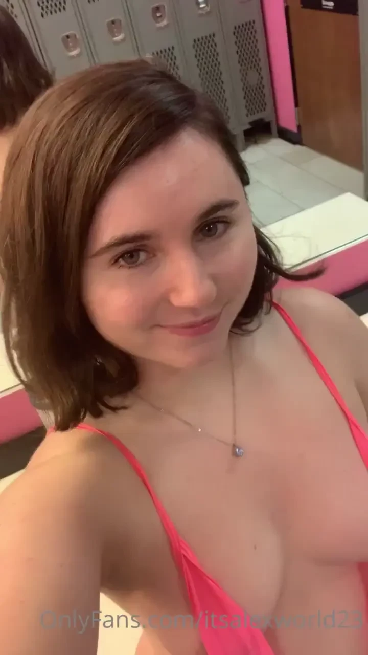 Happy wednesday https onlyfans com itsalexworld22 