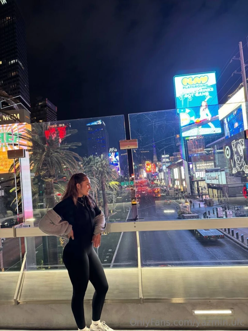 Luces ruido y todo el show pero mi coraz n sigue prefiriendo la paz 