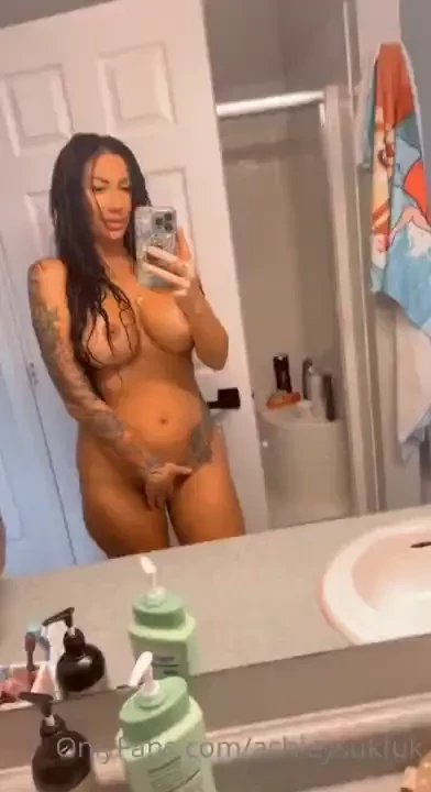 Just got out the shower dm me of you like it wet 