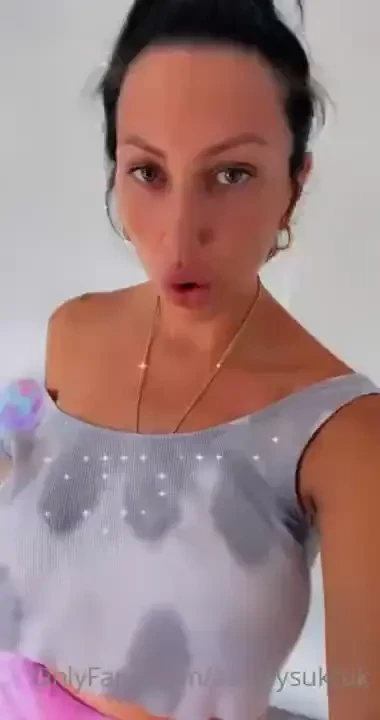 Watch these boobies bounce 