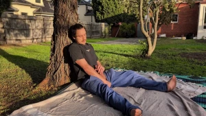 I know you re not all just here for me come watch aaron stroke his