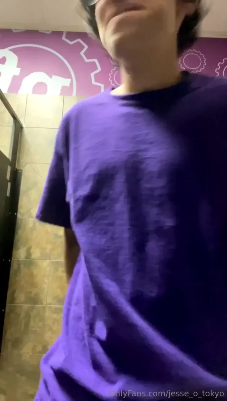 I was so nervous to do this at my gym but damn there was so many hot 