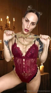 She doesn t scream she commands if you re looking for control desire