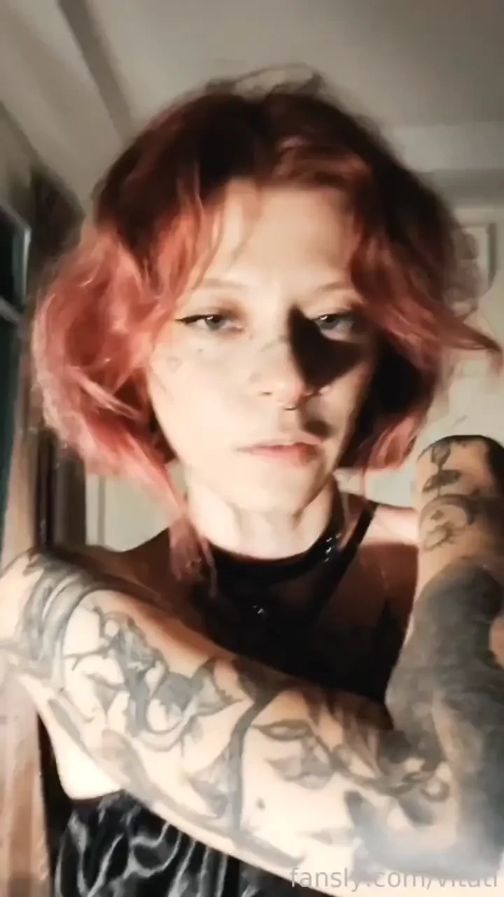 He a message i m the runner he the rebel i m the daughter waiting for 